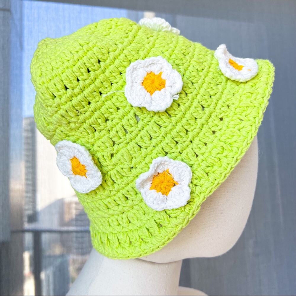 Urban Outfitters Cotton Lennie Crochet Knit Green Floral Bucket Hat One Size - Picture 3 of 7